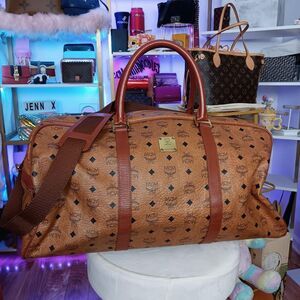 Mcm Viseto Leather Weekender Round Duffle Bag w/ Padded Shoulder Strap 58cm